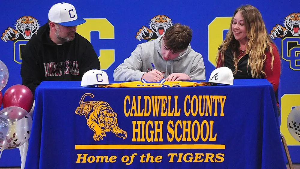 channing-puckett-signs-with-campbellsville
