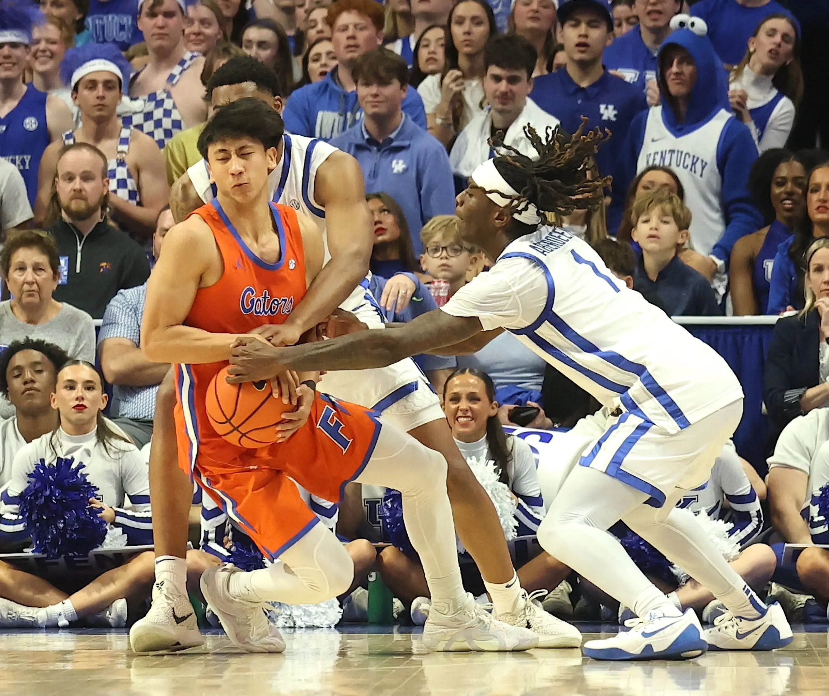 denzel-fights-for-the-ball-2