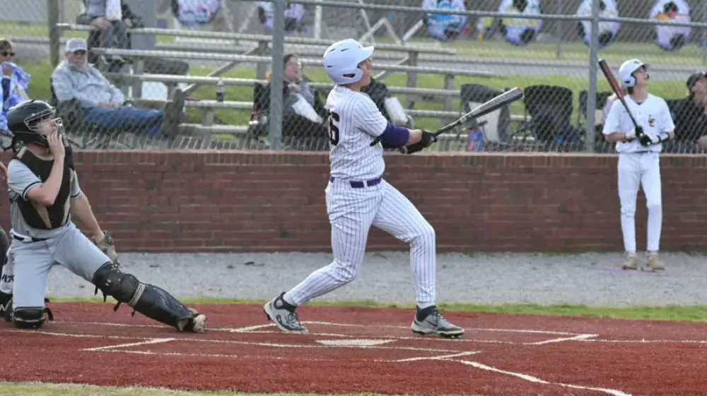 lyon-baseball-file-mar-31