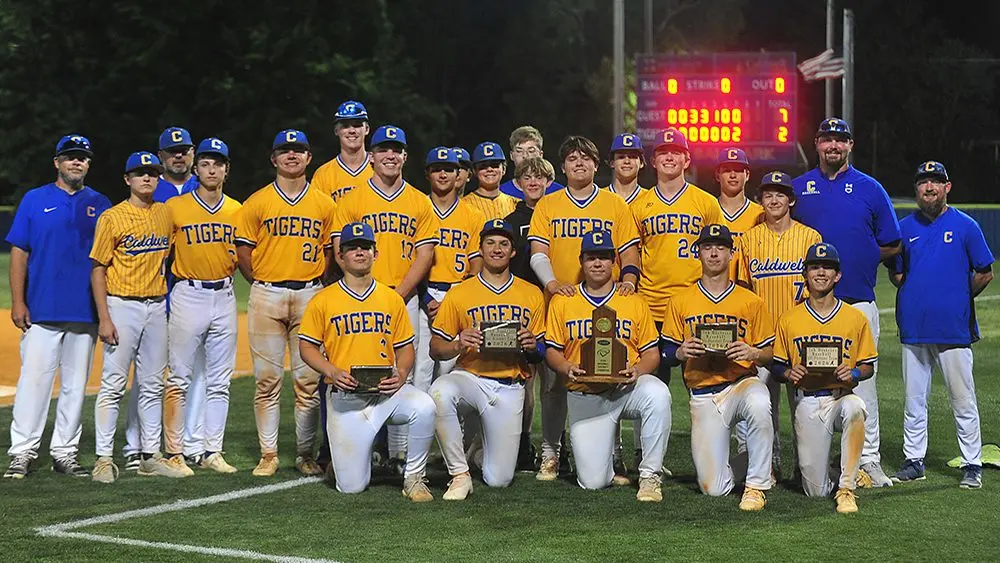 tiger-team-with-trophy