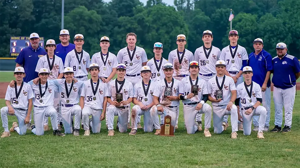 lyons-with-district-trophy