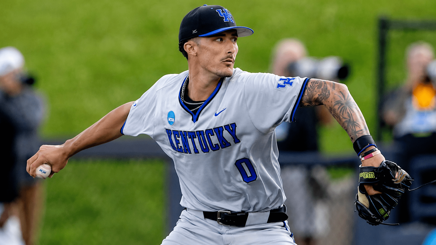 Tyler Bell, Jaxon Jelkin Earn ABCA All-Region Honors