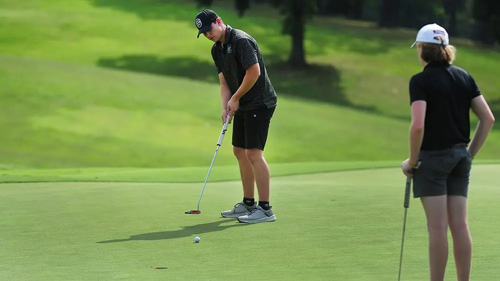carson-kline-at-region-golf