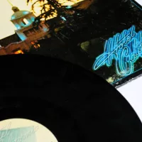 shutterstock_2001256829776978