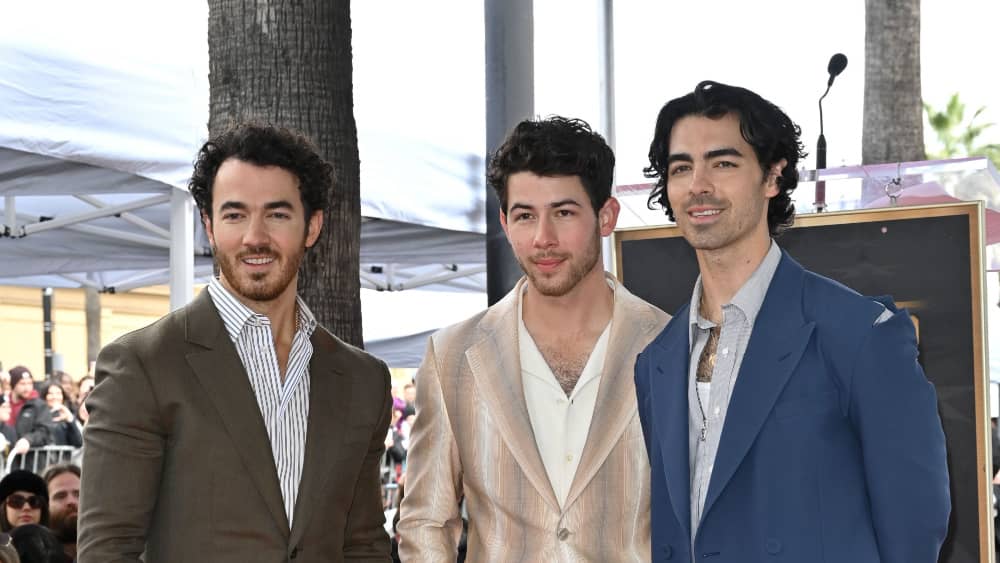 Jonas Brothers share their video for 'Waffle House' WGKY