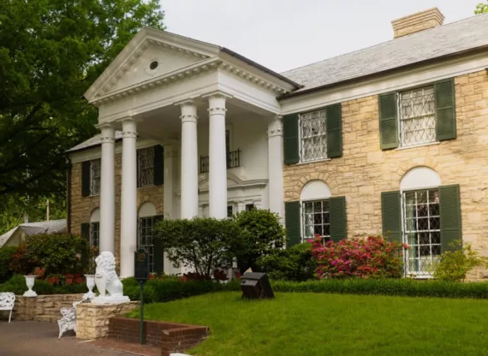 Graceland^ MEMPHIS^ TENNESSEE. Elvis Presley lived in this Mansion from 1957 – 1977
