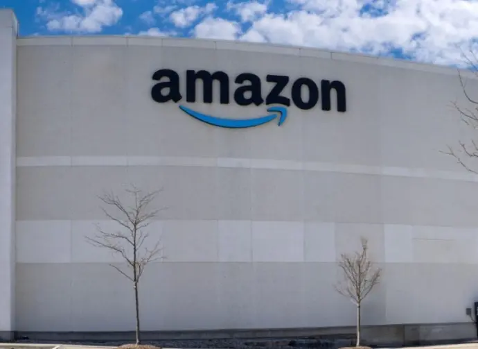 Amazon North American Delivery^ Return and Refurbished products center warehouse in Toronto Toronto^ Canada^ 10 April 2025