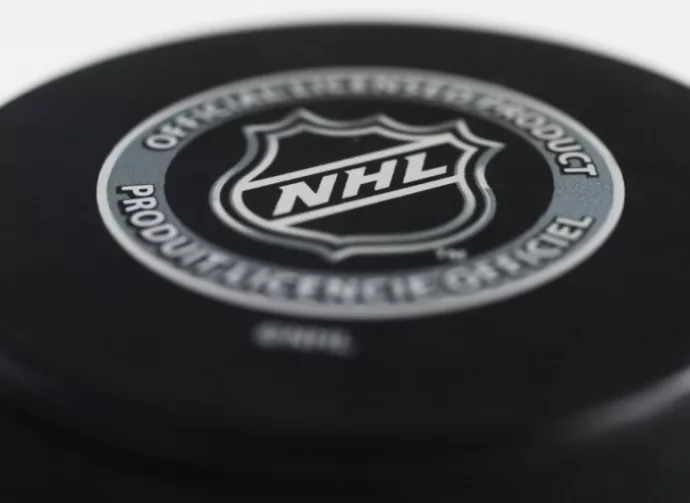 Officiel licensed hockey puck for NHL^ National hockey league