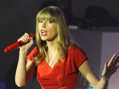 Taylor Swift performs at Westfield Shepherd's Bush^ London. 06/11/2012