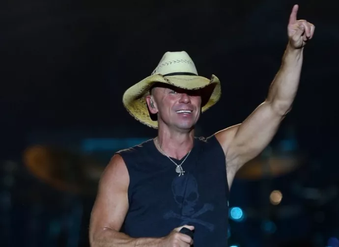 Kenny Chesney performs onstage at the Runaway Country Music Fest at Osceola Heritage Park on March 19^ 2016 in Kissimmee^ Florida.