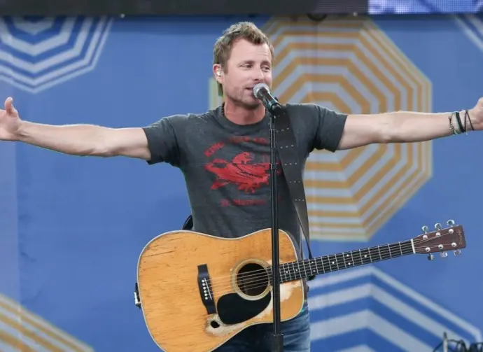 Dierks Bentley performs onstage at ABC's Good Morning America Summer Concert Series at Rumsey Playfield on June 26^ 2015 in New York City.