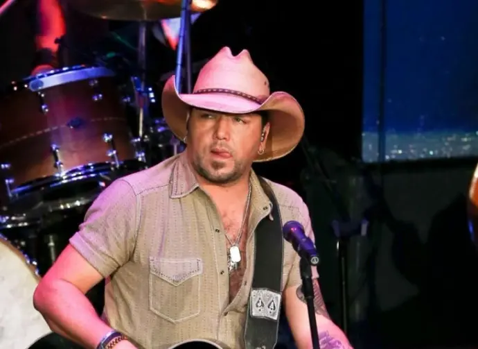 Jason Aldean performs onstage during the 9th Annual ACM Honors at the Ryman Auditorium on September 1^ 2015 in Nashville^ Tennessee.