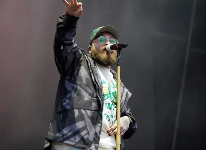 Jaten Collin Dimsdale^ known as Teddy Swims^ performs on stage at the 2024 Soundside Music Festival. Bridgeport^ Connecticut - September 29^ 2024