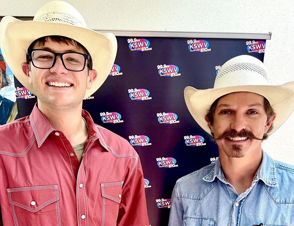 rodeo-de-santa-fe-bull-fighters-colt-oder-and-cauy-kraut-june-21-2023-2