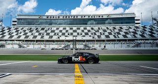 2022-jan07-daytona-denny-hamlin-main-image-320x170-1
