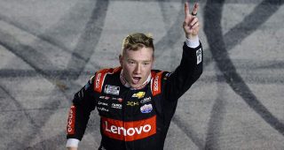 2022-sep25-tyler-reddick-3-main-image-320x170-1