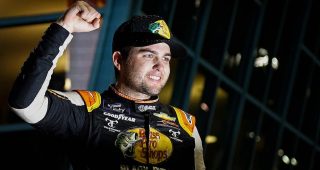 2022-oct22-noah-gragson-3-main-image-320x170-1-2