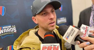 2022-dec1-denny-hamlin-main-image-320x170-1