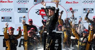 2022-july3-tyler-reddick-3-main-image-320x170-1-2