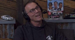 kevinharvick-stackingpennies-1300x600-1-320x170-1