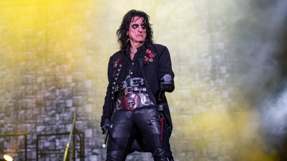 shutterstock_2195732543815683