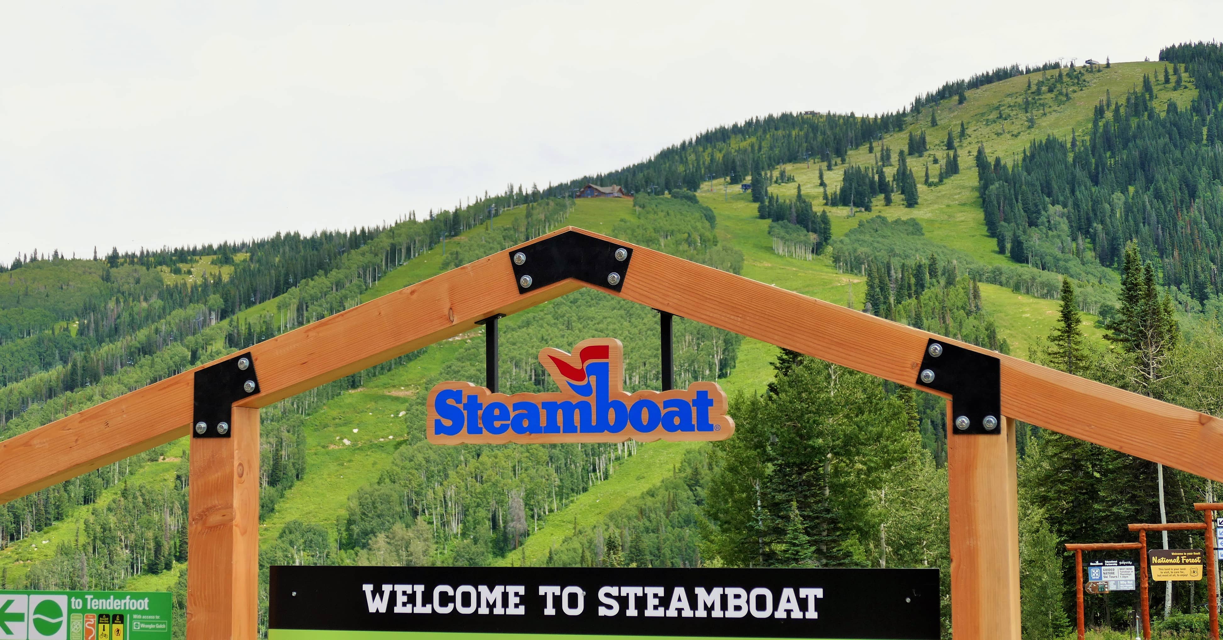 welcome-to-steamboat-sign