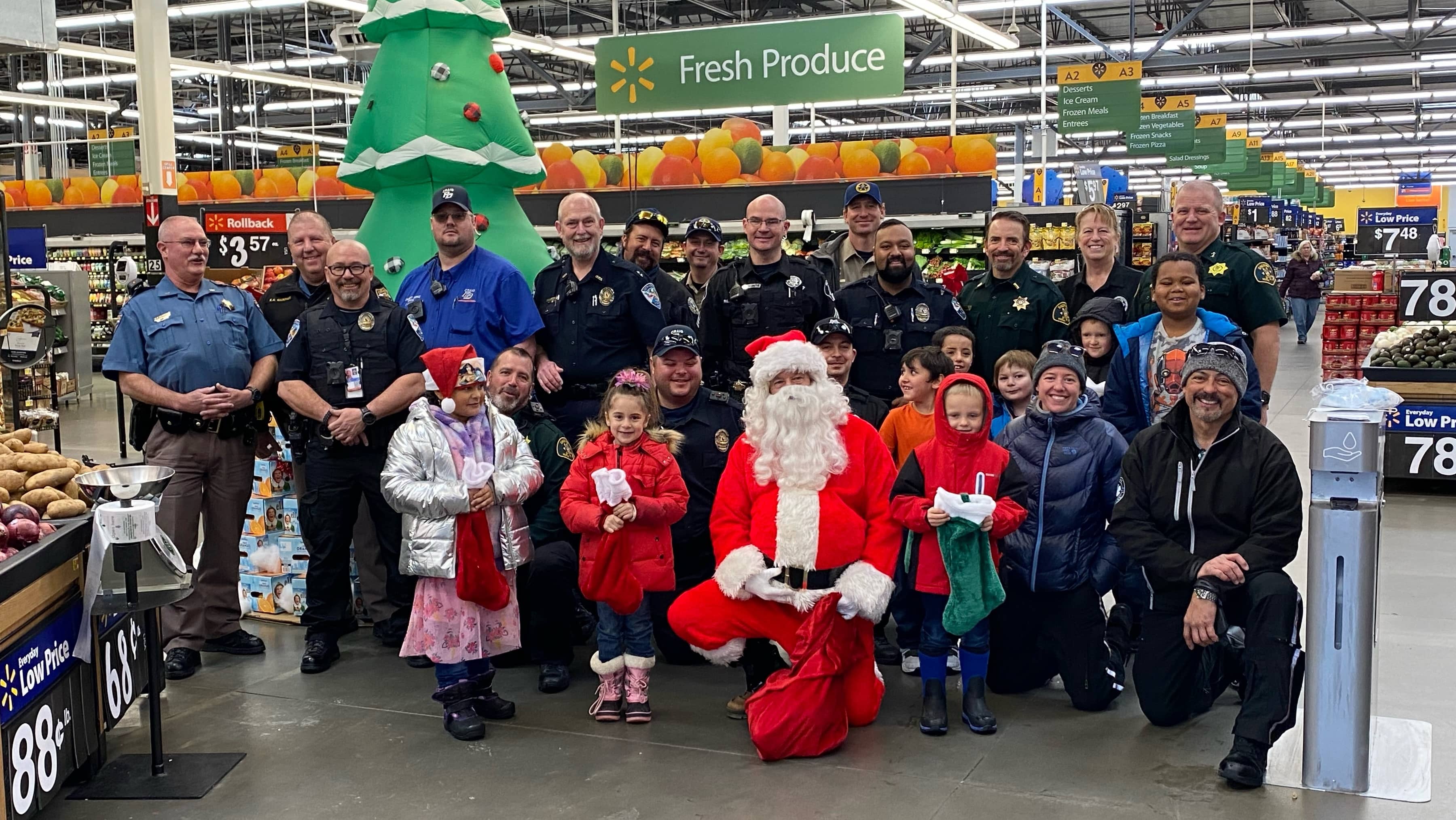shop-with-a-cop-in-craig-2021-004