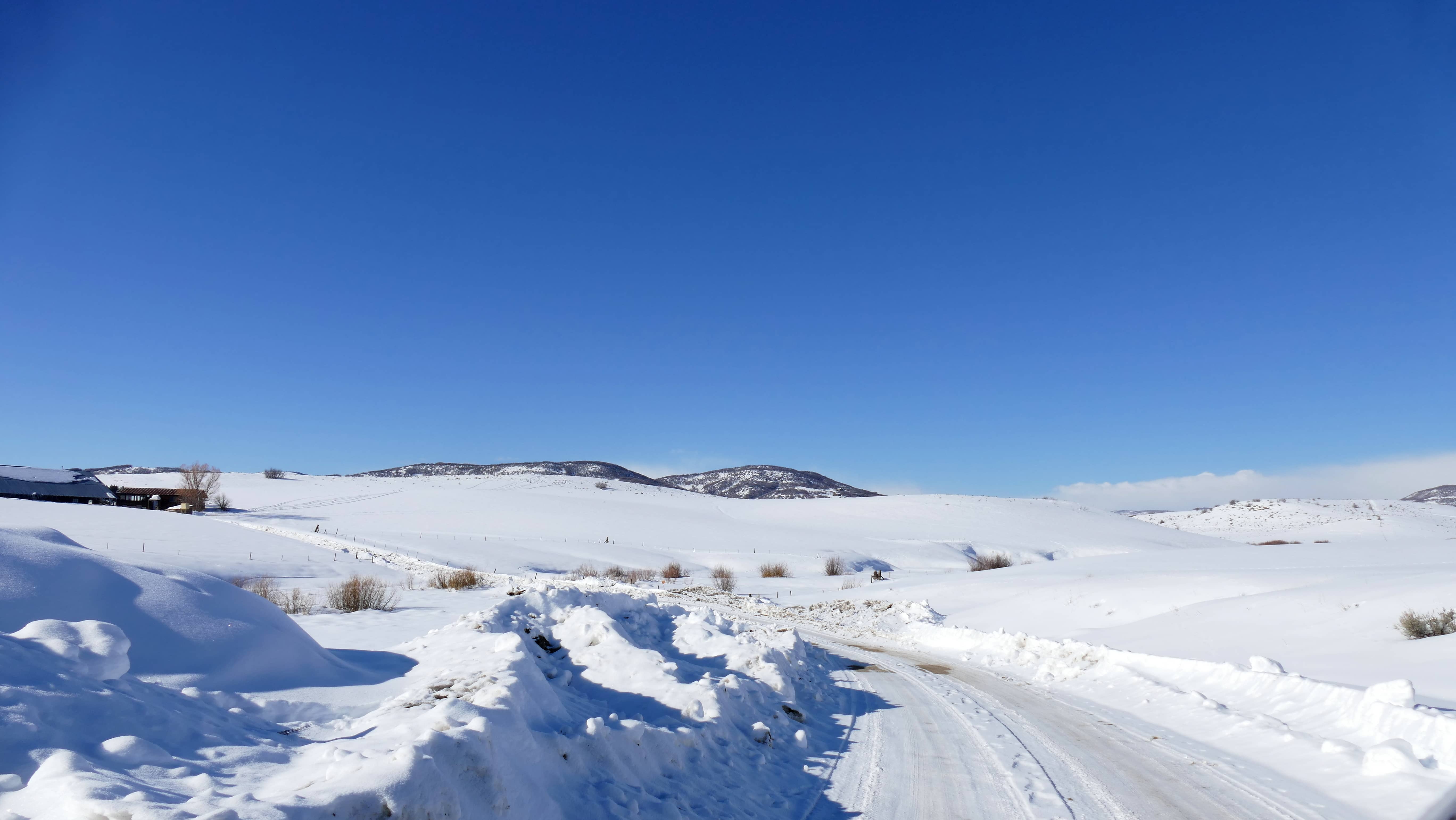 brown-ranch-in-snow-013