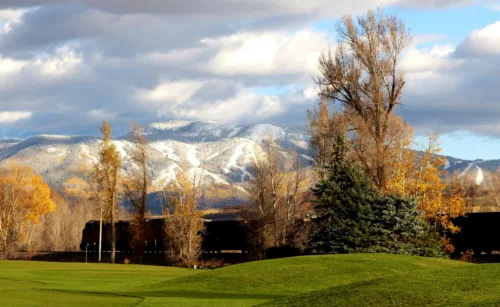 snowy-steamboat-mountain-from-golf-course