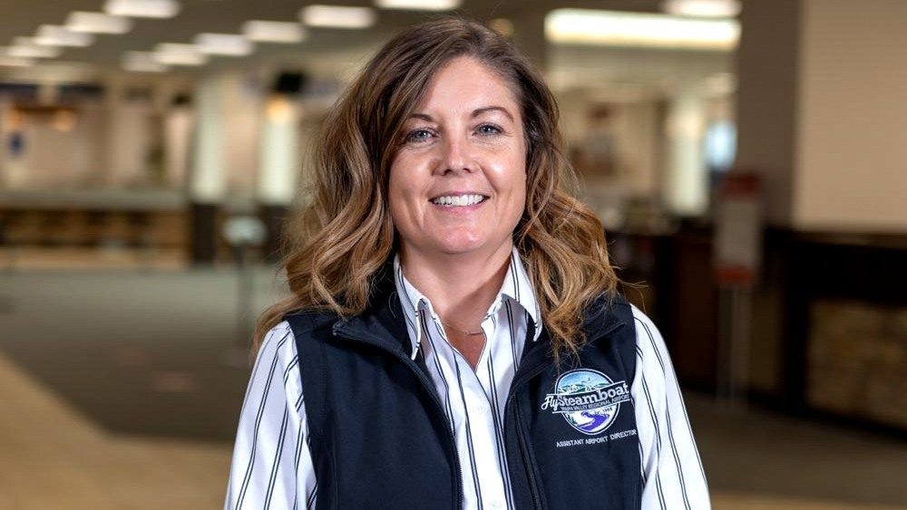 Nueva Directora para el Aeropuerto Regional del Valle de Yampa: Tinneal Gerber Asume el Cargo