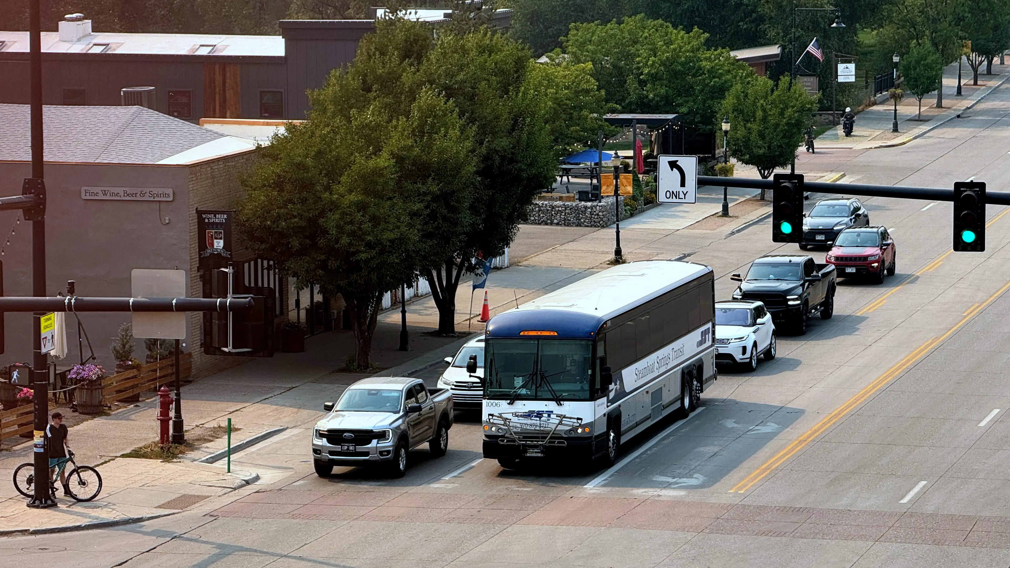 steamboat-transit-slider-bus