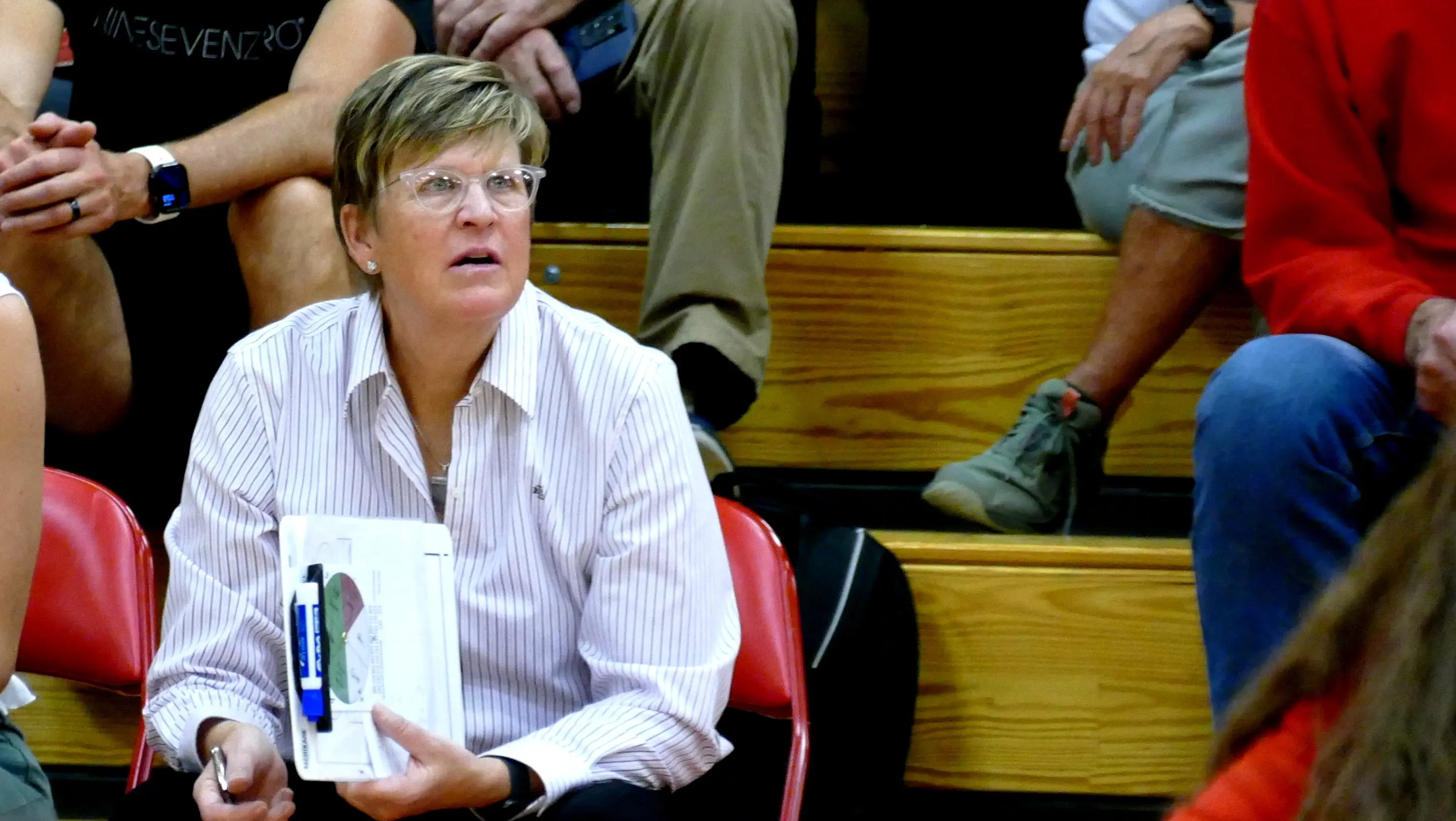 sshs-volleyball-2025-wendy-hall-retirement-170a-slider