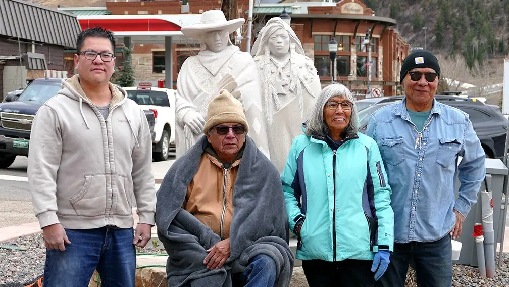 bear-dancer-sculpture-slider