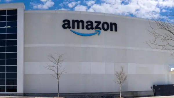 Amazon North American Delivery^ Return and Refurbished products center warehouse in Toronto Toronto^ Canada^ 10 April 2025