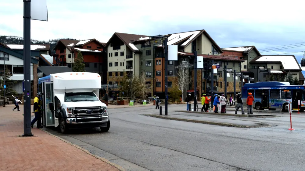 gondola-transit-center-010