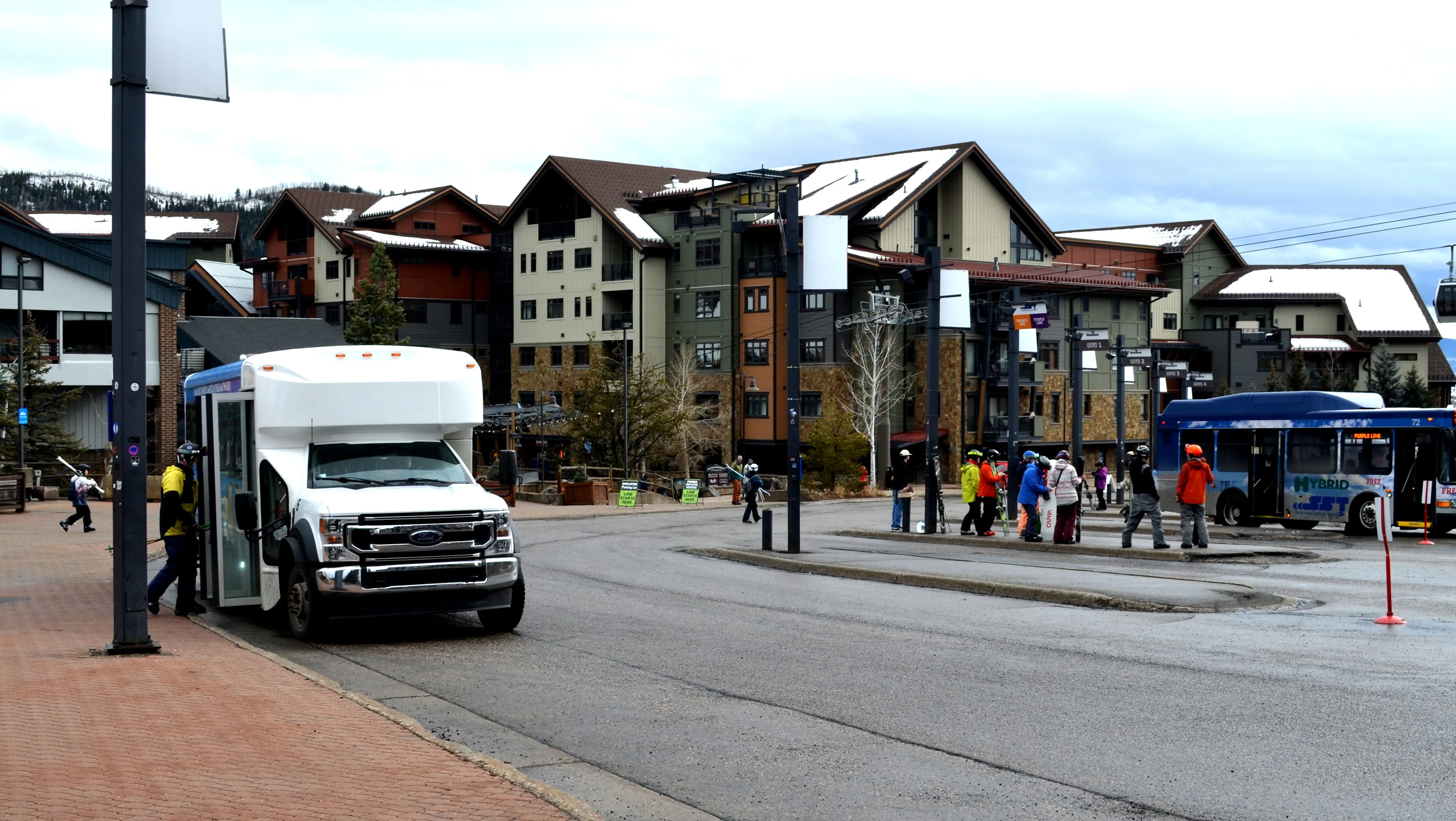 gondola-transit-center-010