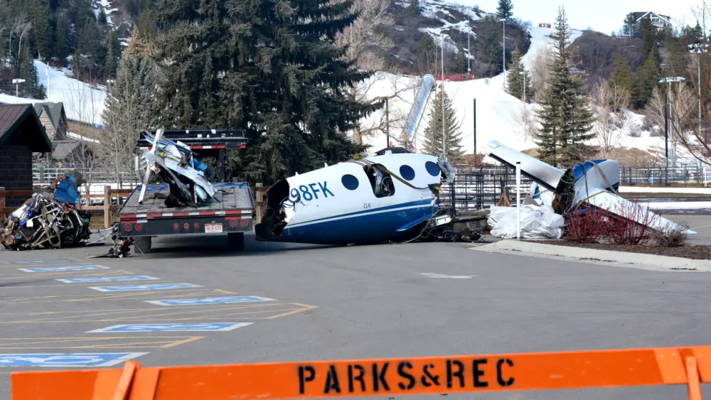 airplane-wreckage-at-rodeo-grounds-from-emerald-008