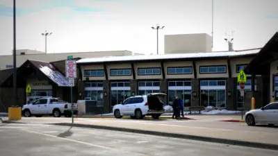 yampa-valley-regional-airport-unloading-slider