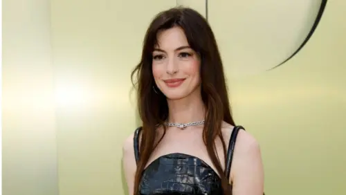 Anne Hathaway at the Versace FW23 Show at the Pacific Design Center on March 9^ 2023 in West Hollywood^ CA
