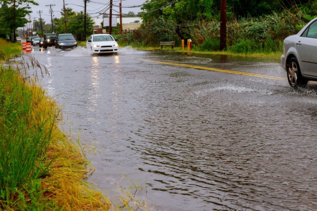 cars-on-the-street-flooded-with-rain-flood-road-cars-on-the-road-1024x683-1