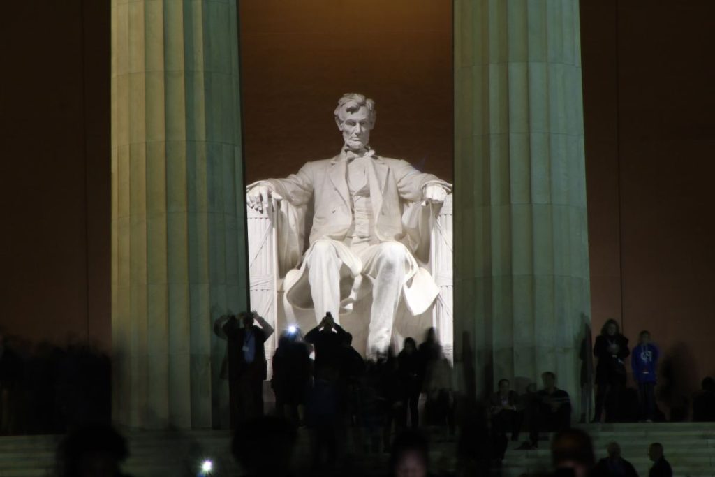 lincoln-memorial-at-washington-dc-1024x683692831-1