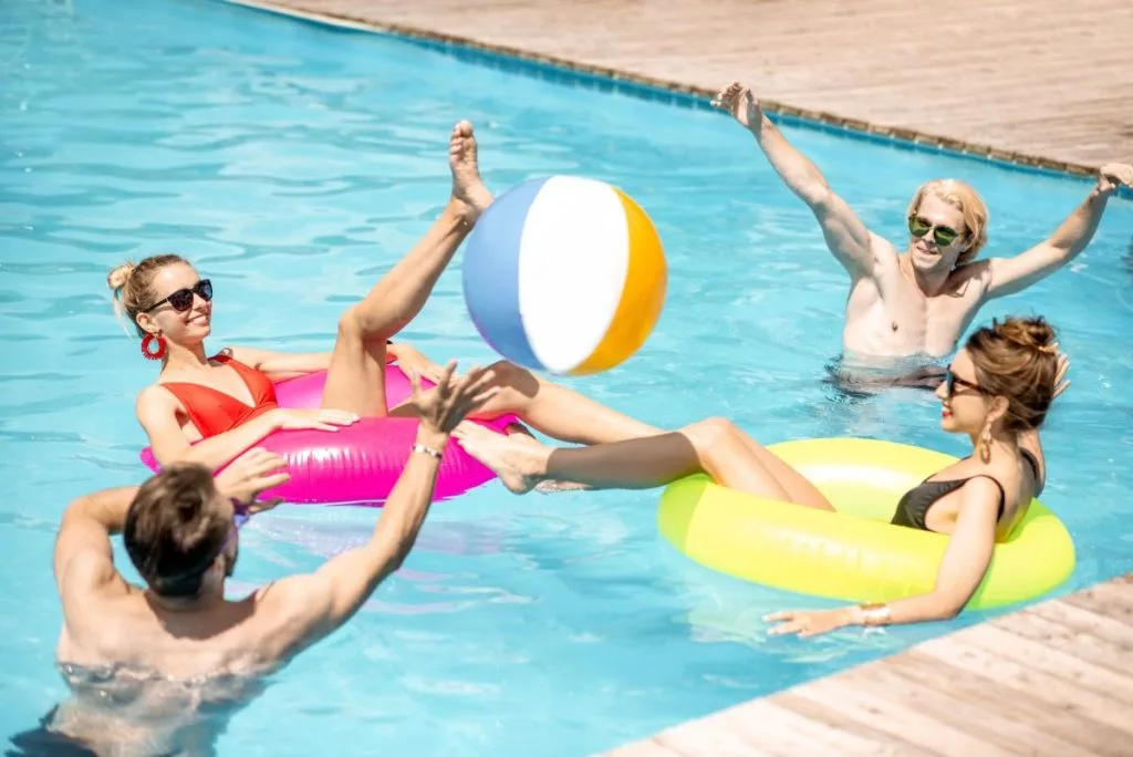 friends-playing-in-the-swimming-pool-1024x684702221-1