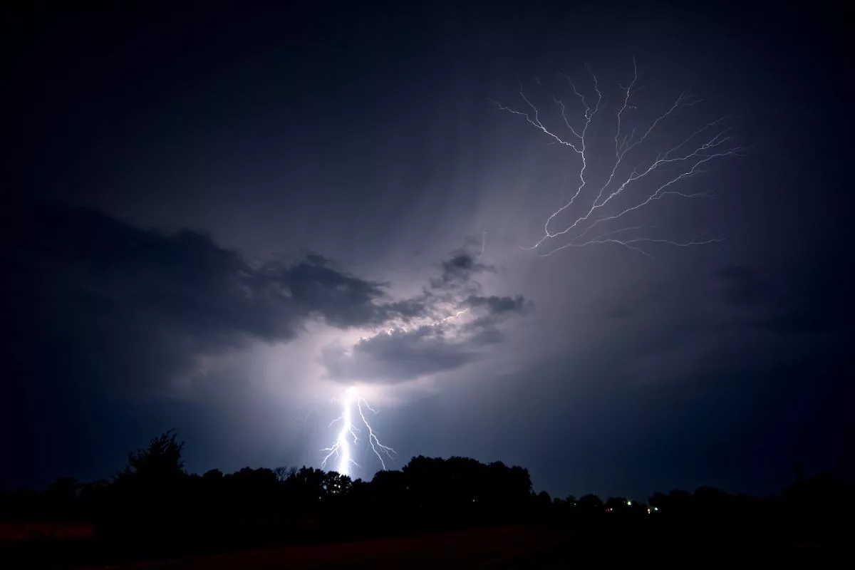 lightning-strikes-the-ground-and-spreads-into-the-sky-as-a-lightning-crawler-nears-jeanette-749283