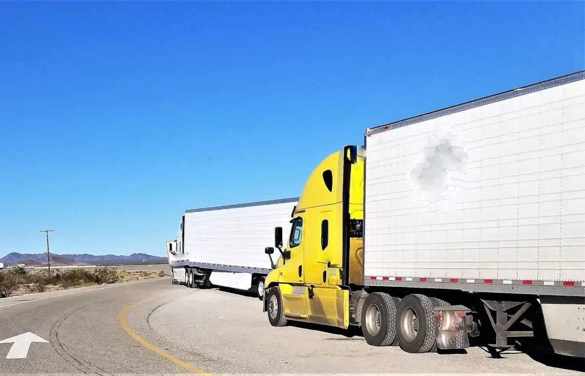 trucking-big-rig-semi-trucks-493822