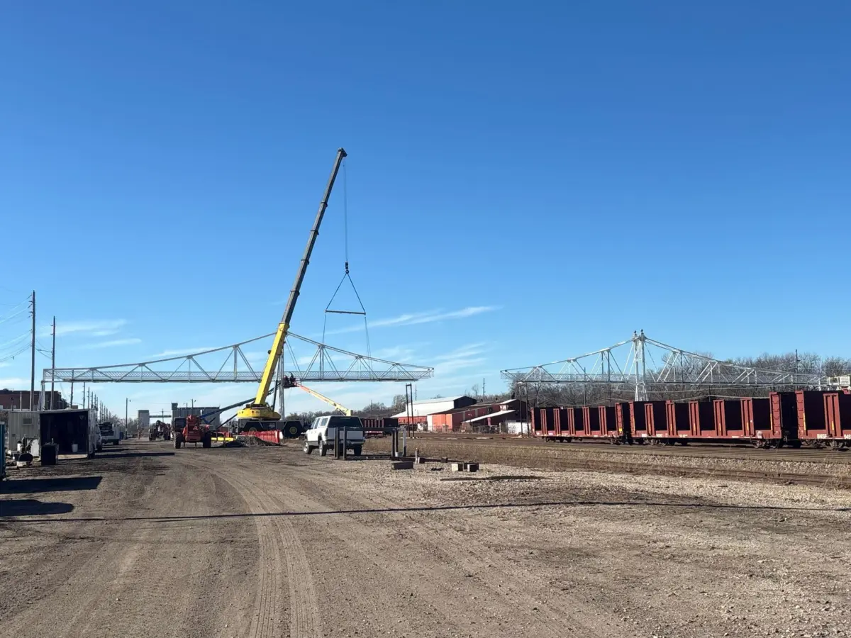 jefferson-ave-footbridge-work757814