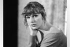 m_taylorswiftevermorefaceinhand_022321