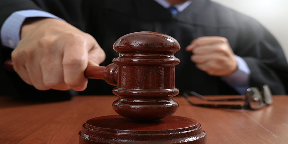 judgewithgavelcourt2-1-4