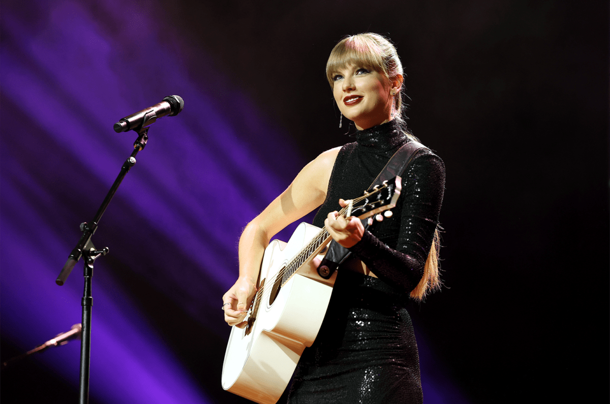 taylor-swift-performs-nsai-nashville-songwriter-awards-2022-billboard-1548