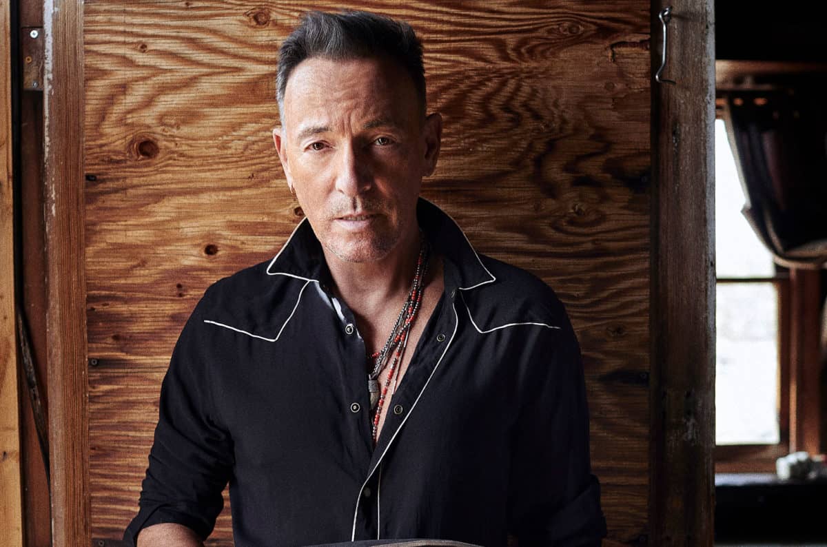 01-bruce-springsteen-press-2020-cr-danny-clinch-billboard-1548-1592414120