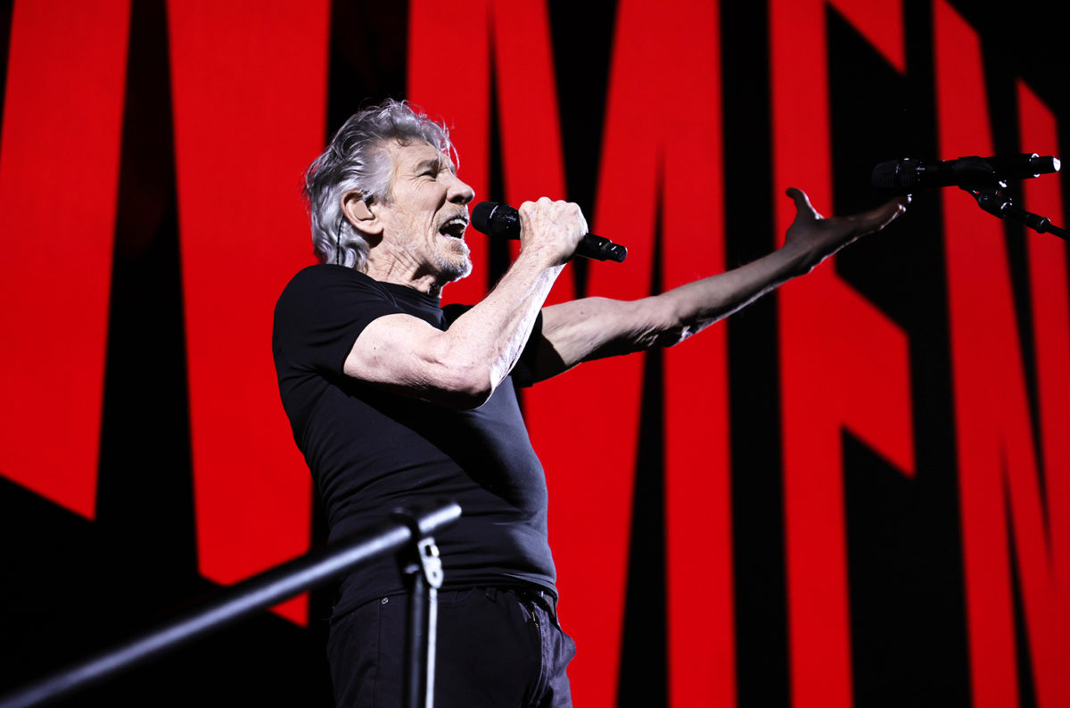 roger-waters-aug-30-2022-billboard-1548